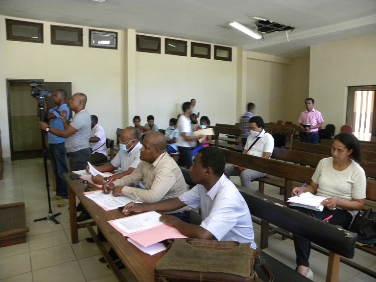 Réunion avec les représentants du barreau et des huissiers de justice  de Toamasina